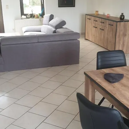 Apartman Appartement Courcelles *